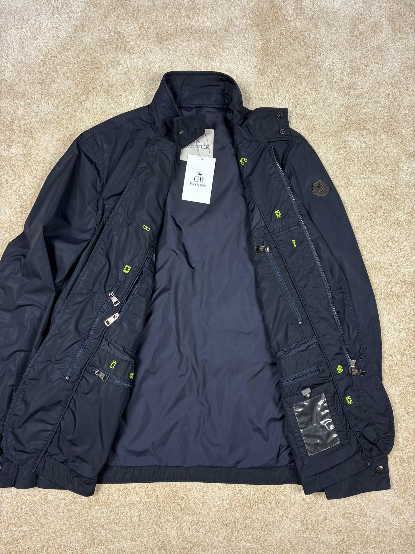 Moncler jacket (M)